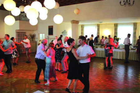 Let´s Dance beim Sommernachtsball im Gasthaus Sacro