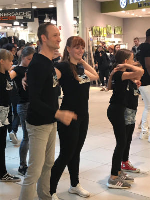 Tanzschule Daniel Kara - West Coast Swing - Flashmob 2019