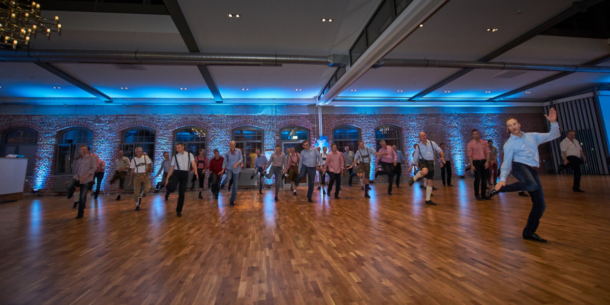 Tanzschule Daniel Kara - Vom Weinfest bis zur Oldieparty